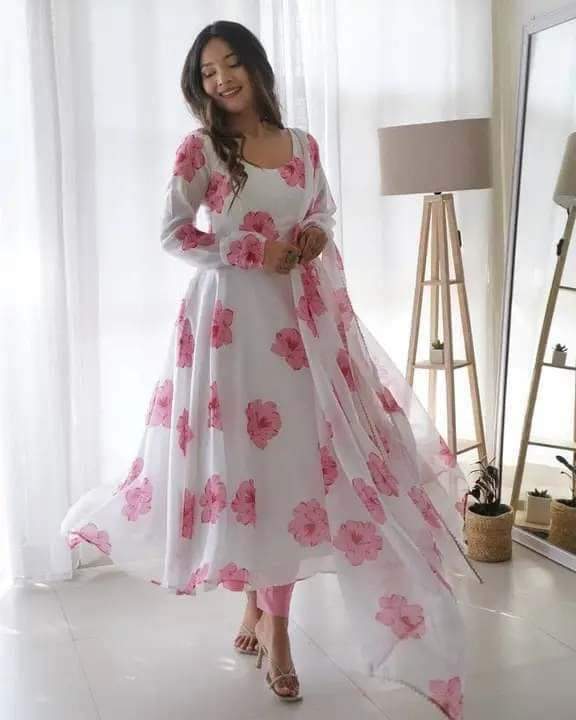 Diamonds  jorjet dress gawon three pieces